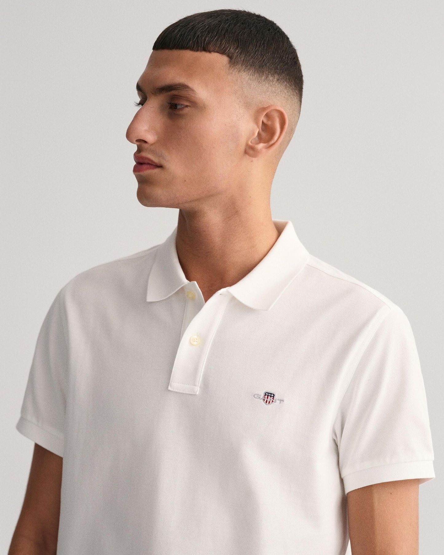 GANT Mens Slim Fit Short Sleeve Shield Logo Pique Polo - 110 White