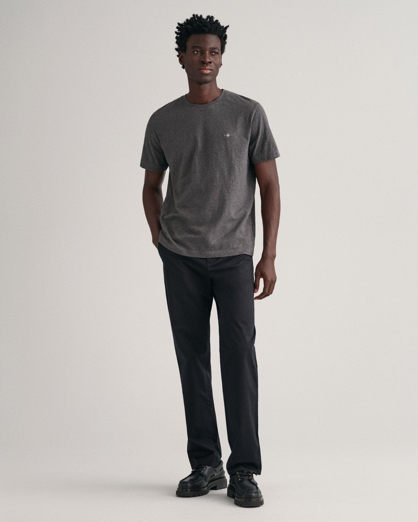 GANT Mens Regular Fit Short Sleeve Shield Logo T-Shirt - 95 Anthracite Melange