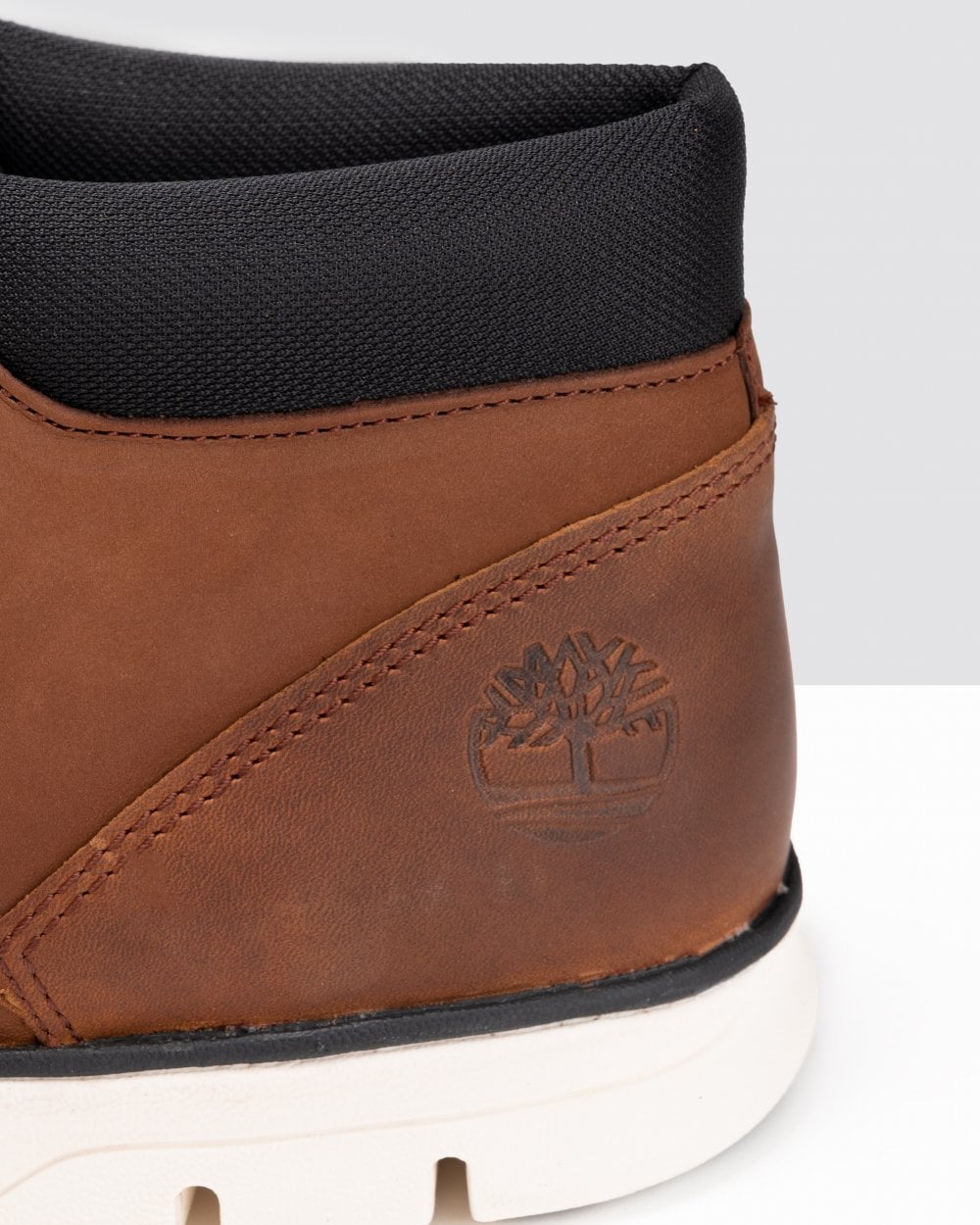 Timberland Bradstreet Leather Mens Chukka Boot - Red Brown