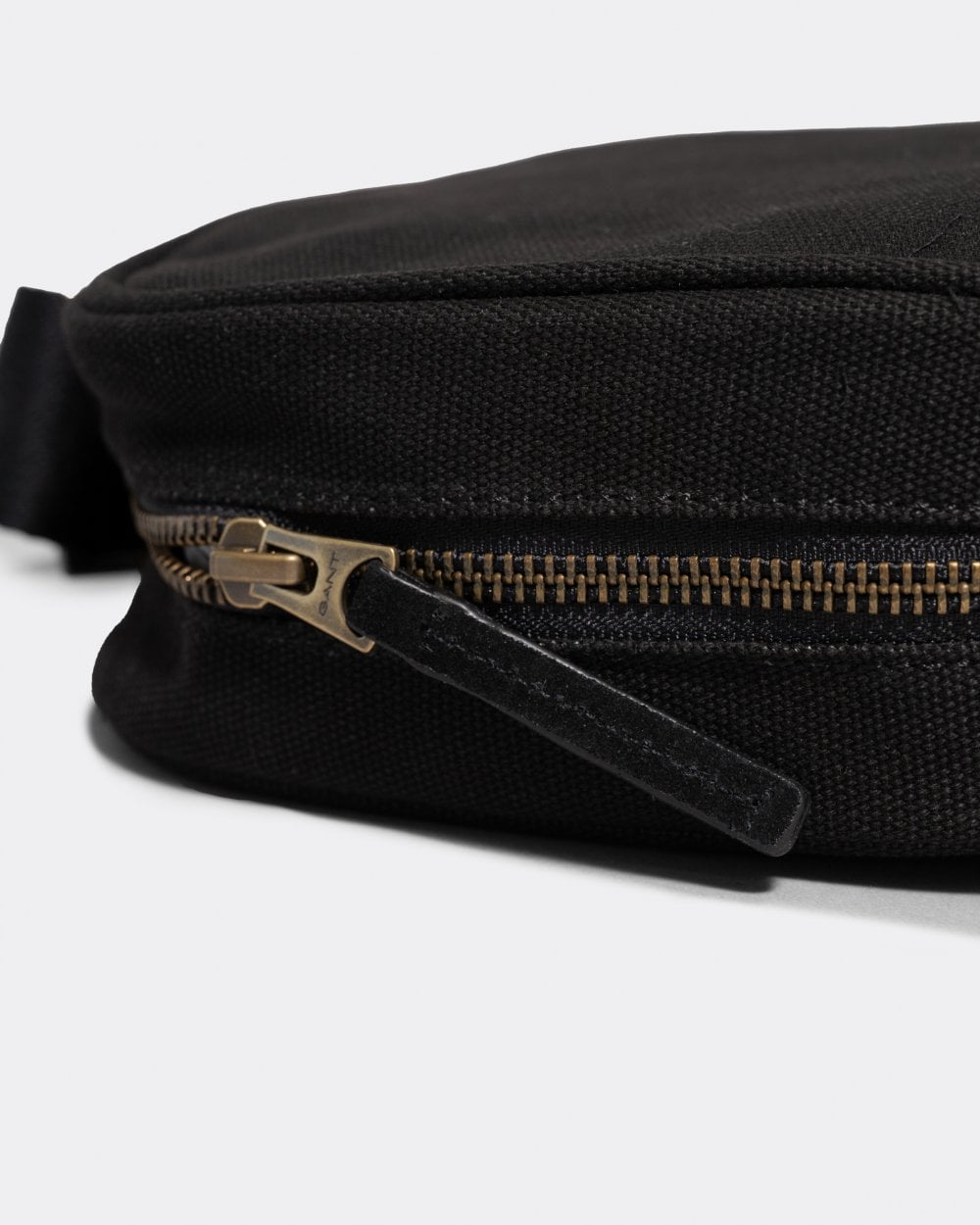GANT Tonal Shield Shoulder Bag