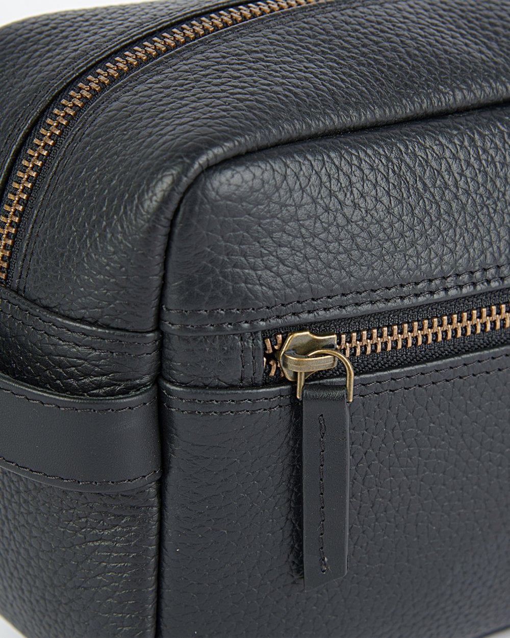 Barbour Highgate Mens Leather Washbag