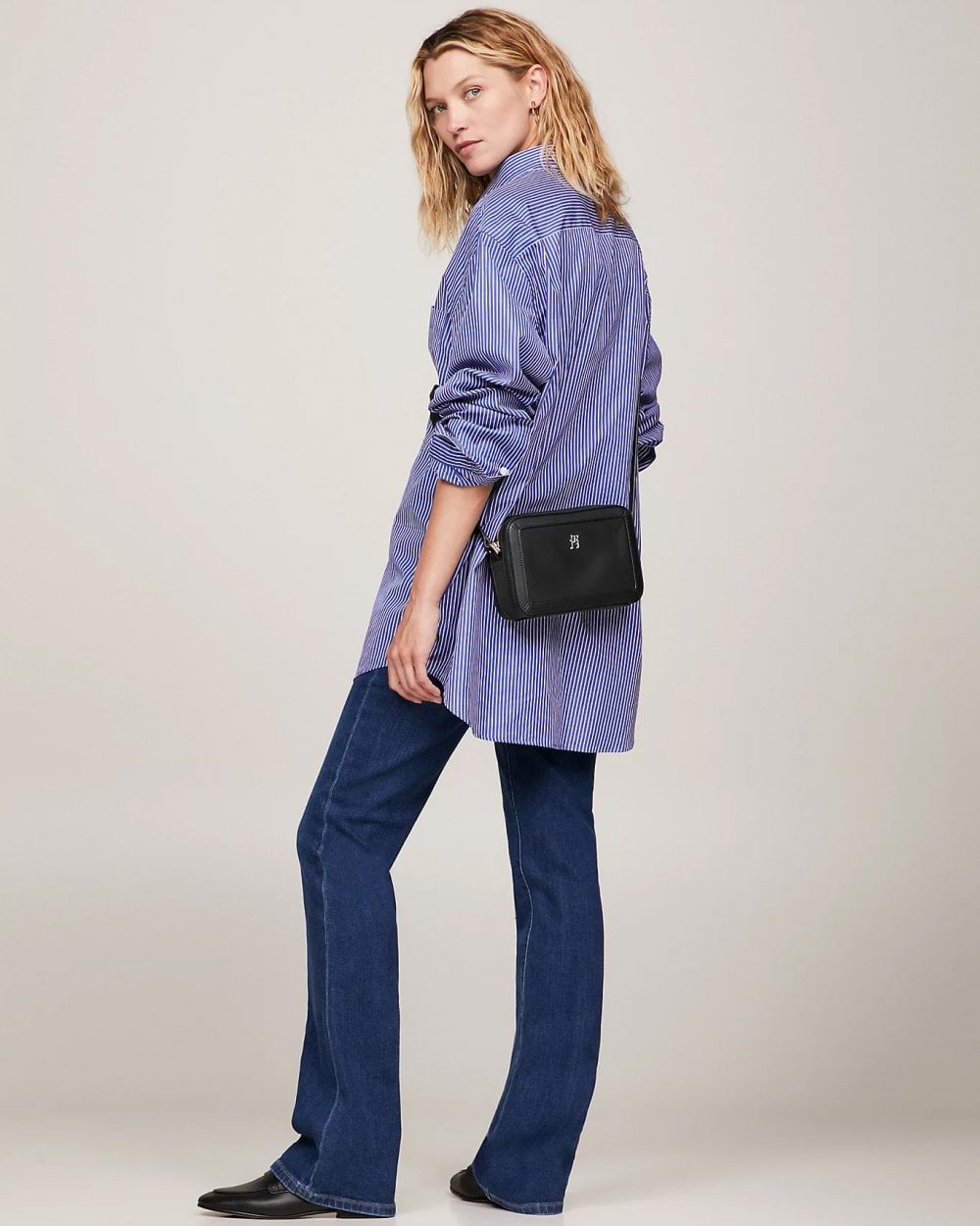 Tommy Hilfiger TH Essential Womens Smooth Crossover Bag