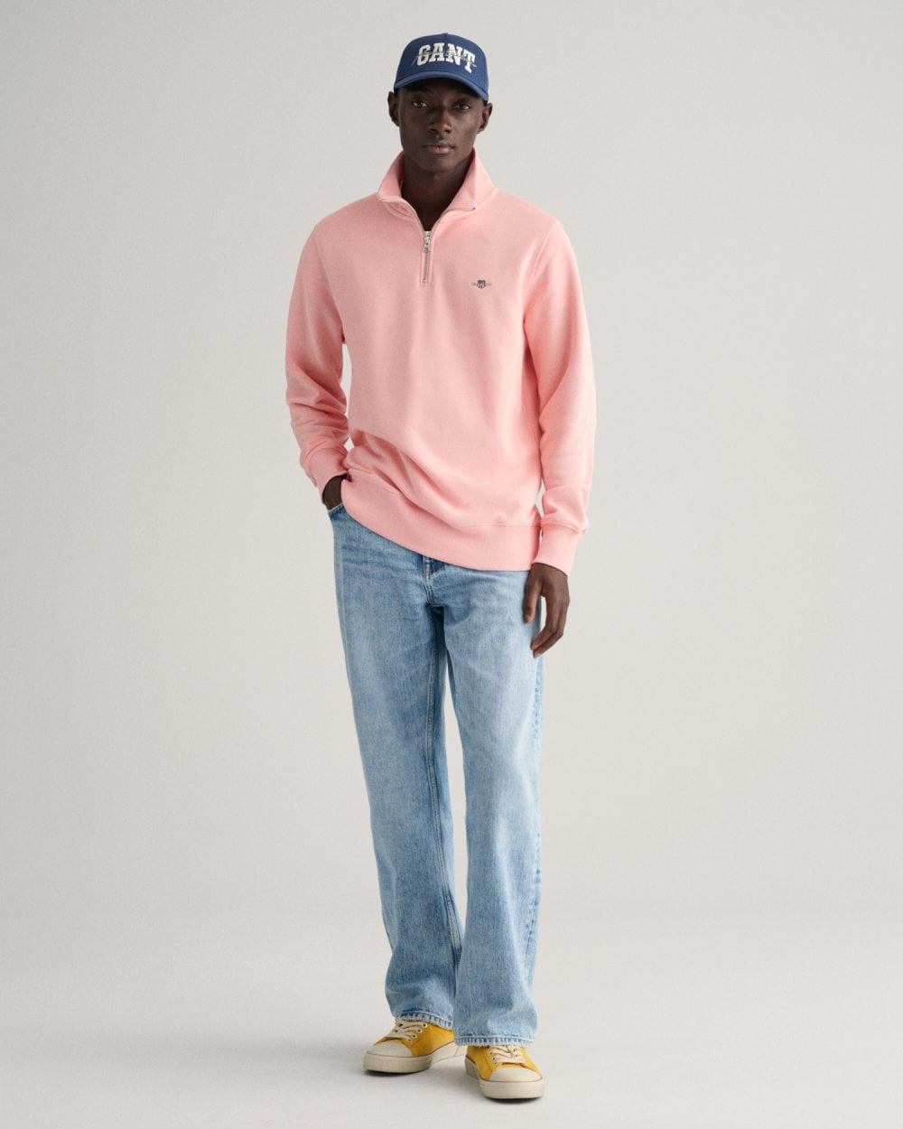 GANT Mens Regular Fit Shield Logo Half Zip Sweatshirt - 671 Bubblegum Pink