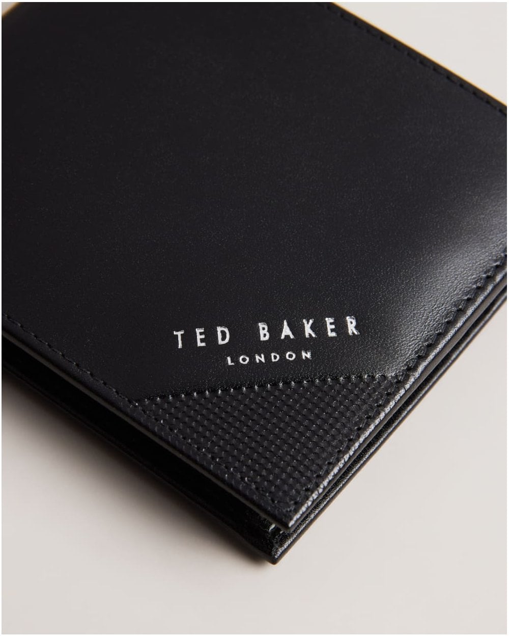 Ted Baker Prugs Mens Embossed Corner Leather Bifold Coin Wallet