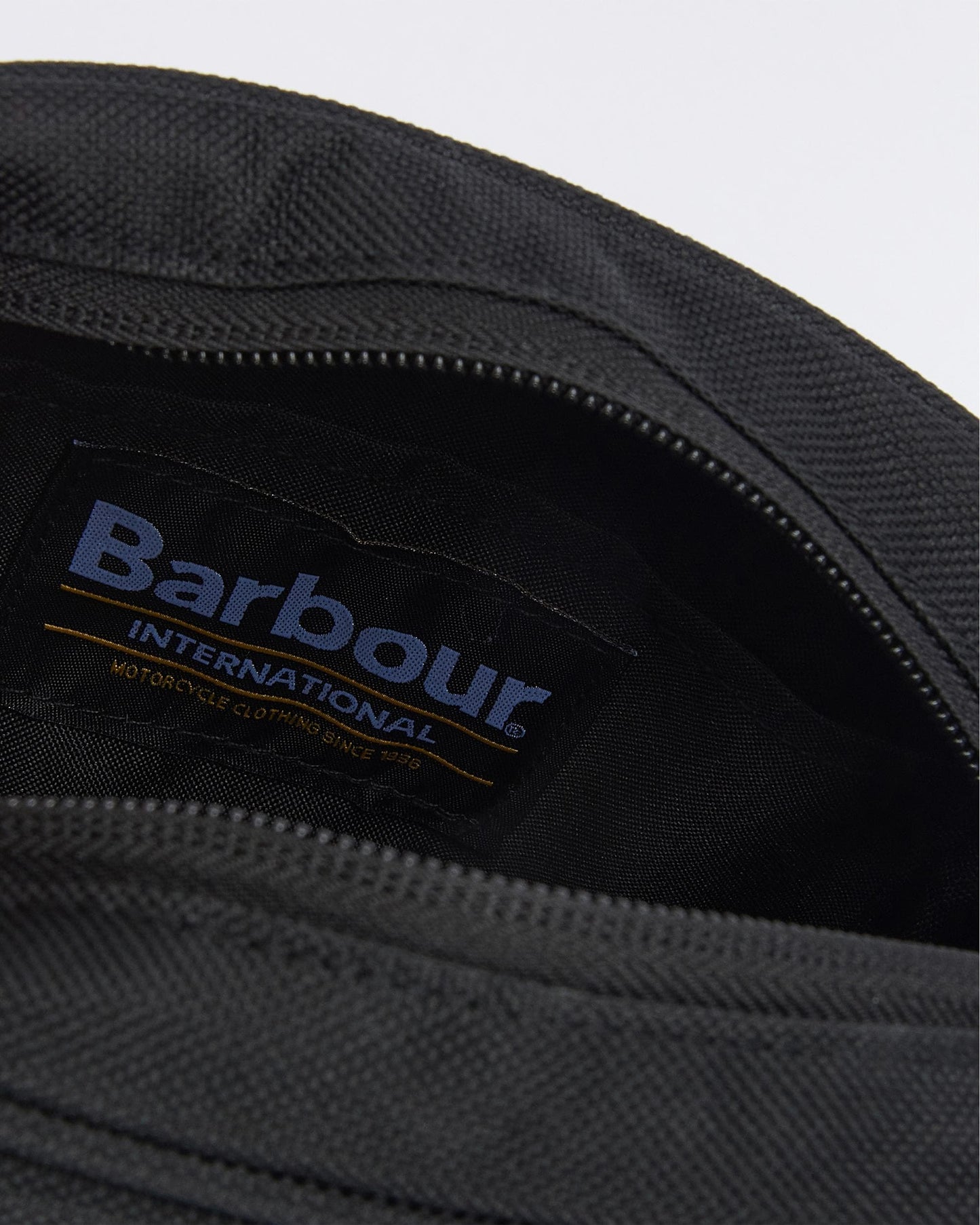 Barbour International Knockhill Unisex Essential Crossbody Bag
