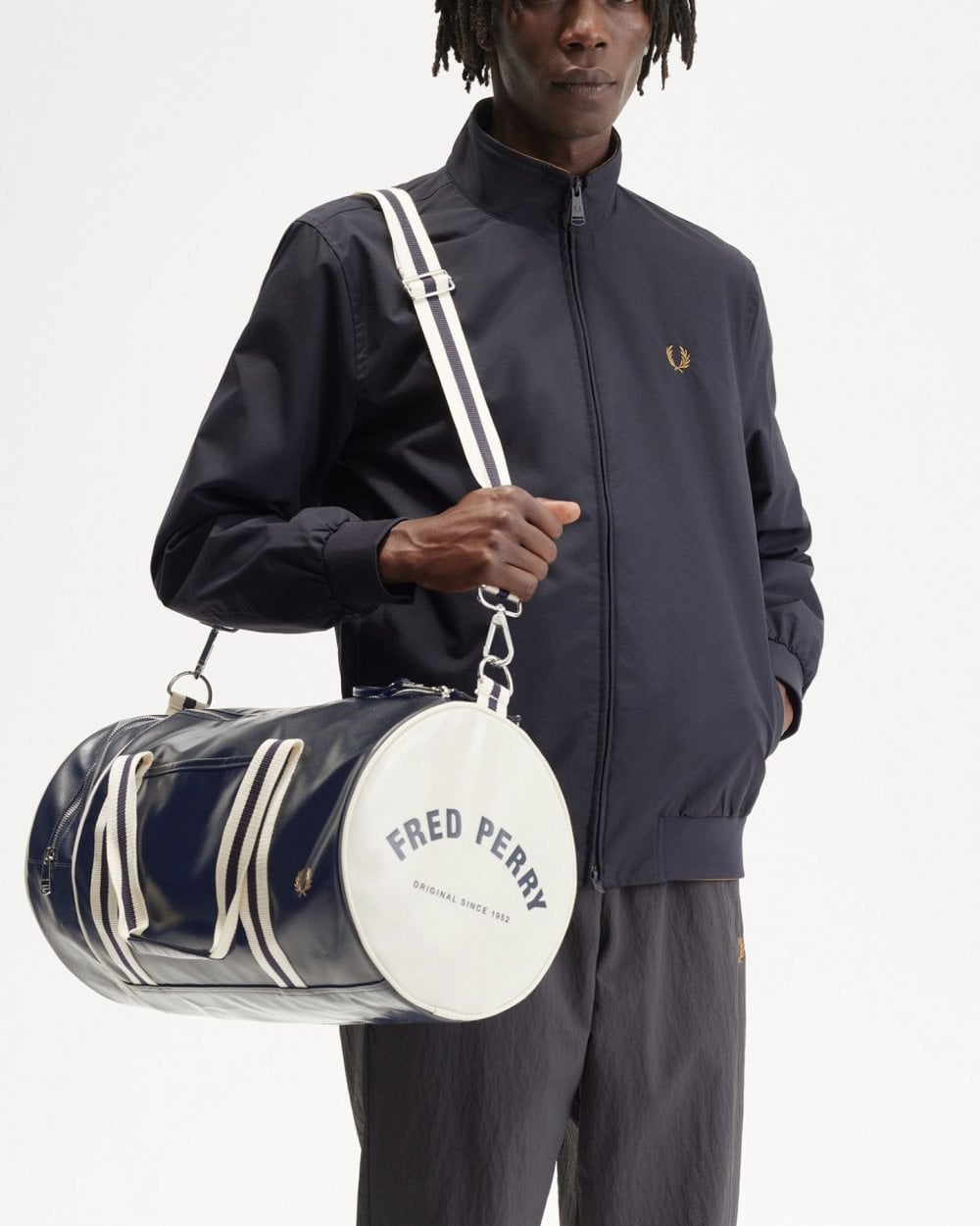 Fred Perry Recycled Polyester Classic Barrel Bag - Carbon Blue/Ecru Y15
