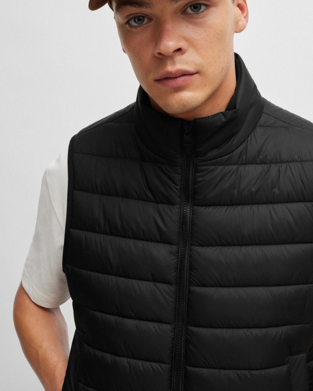 HUGO HUGO Brentino2431 Mens Water Repellent Slim-Fit Padded Gilet with Logo Detail