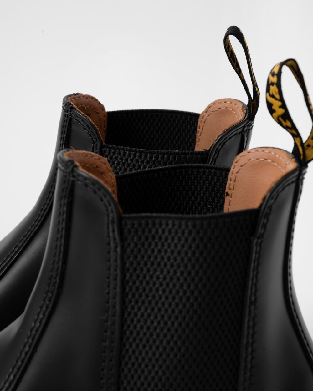 Dr Martens 2976 Smooth Unisex Chelsea Boot