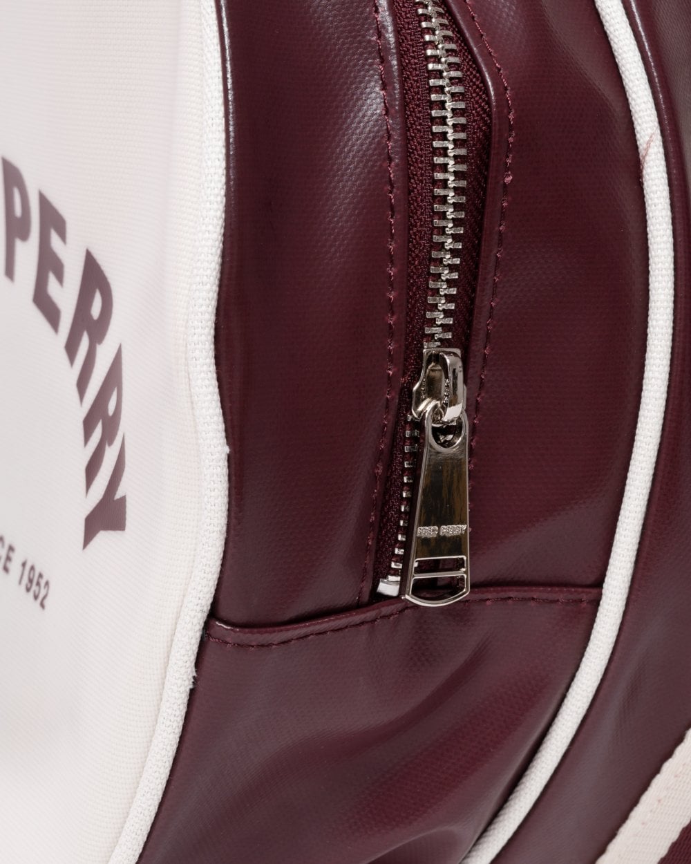 Fred Perry Recycled Polyester Classic Barrel Bag - Oxblood/Ecru R82