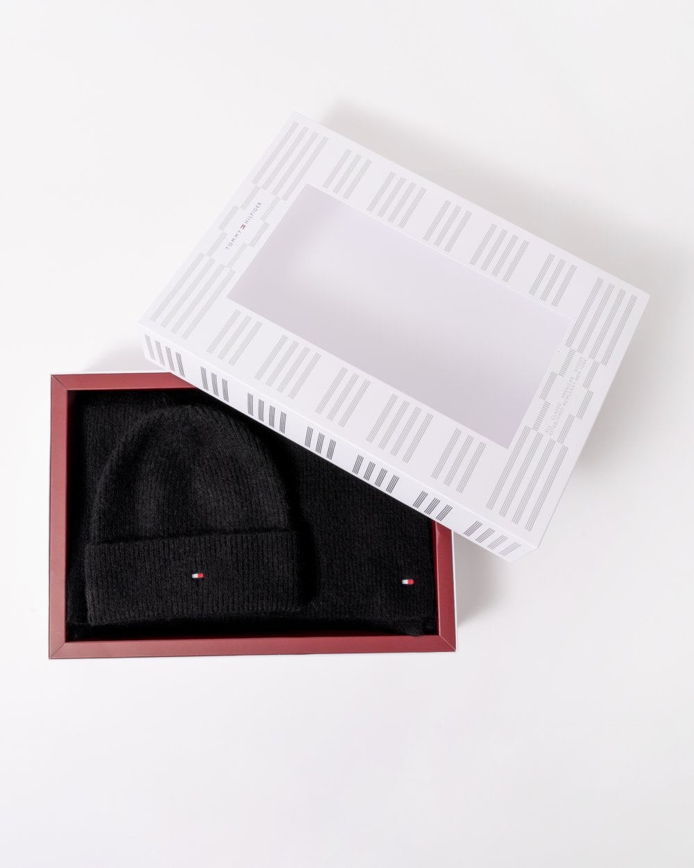 Tommy Hilfiger Essential Flag Fuzzy Womens Beanie & Scarf Gift Set - Black