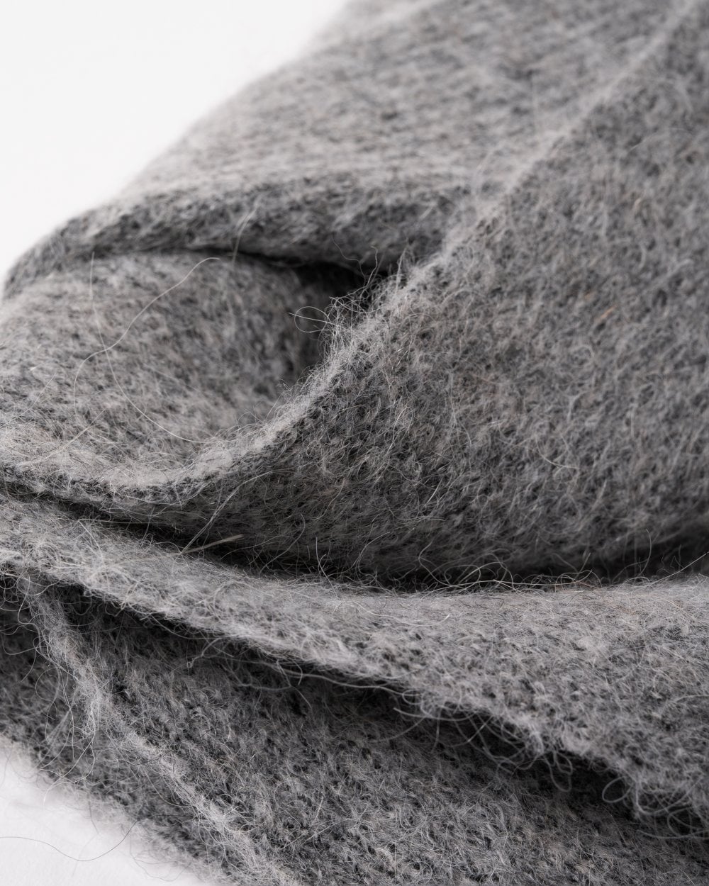 Tommy Hilfiger Essential Flag Fuzzy Womens Beanie & Scarf Gift Set - Mid Grey Melange