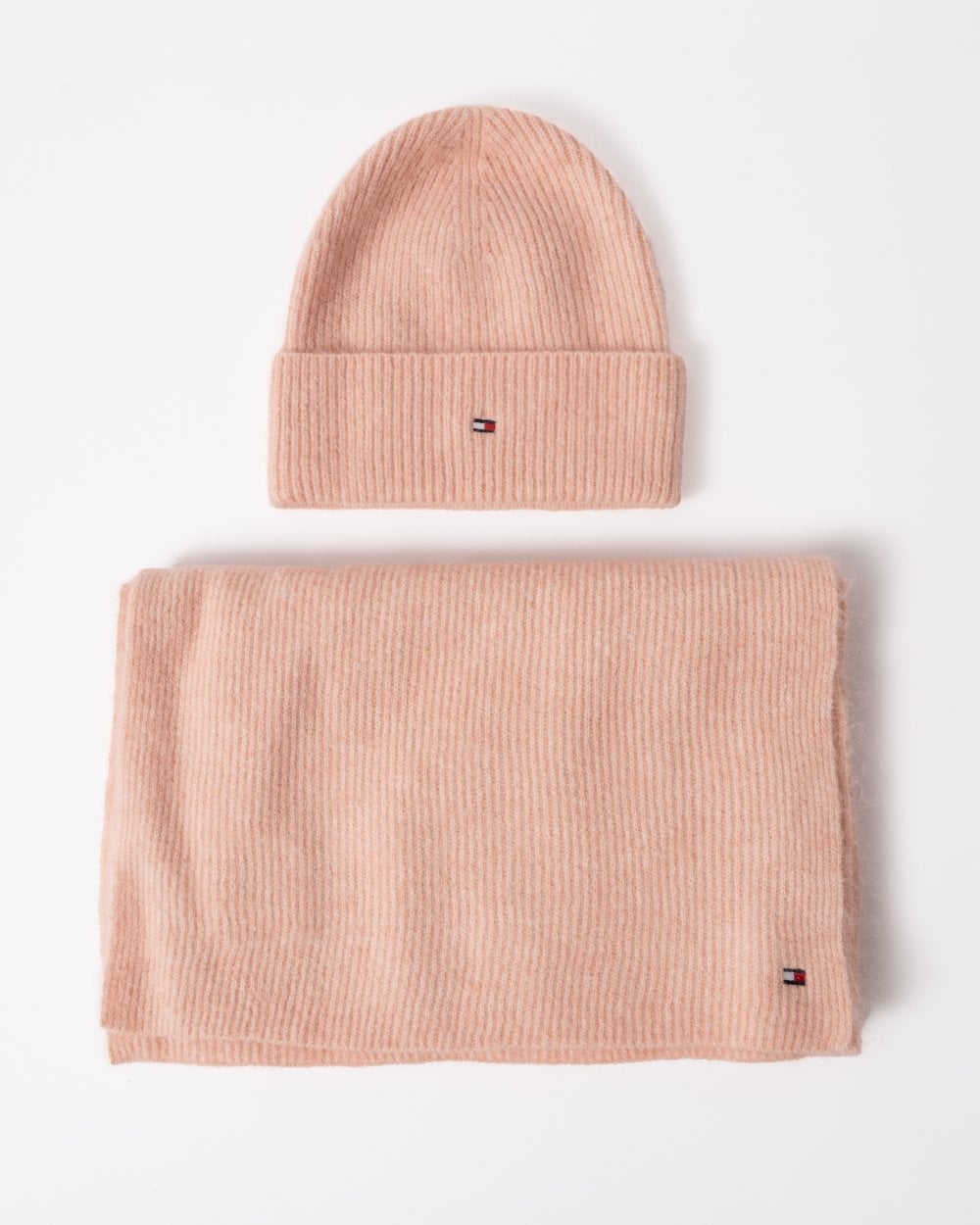 Tommy Hilfiger Essential Flag Fuzzy Womens Beanie & Scarf Gift Set - Pink Bloom