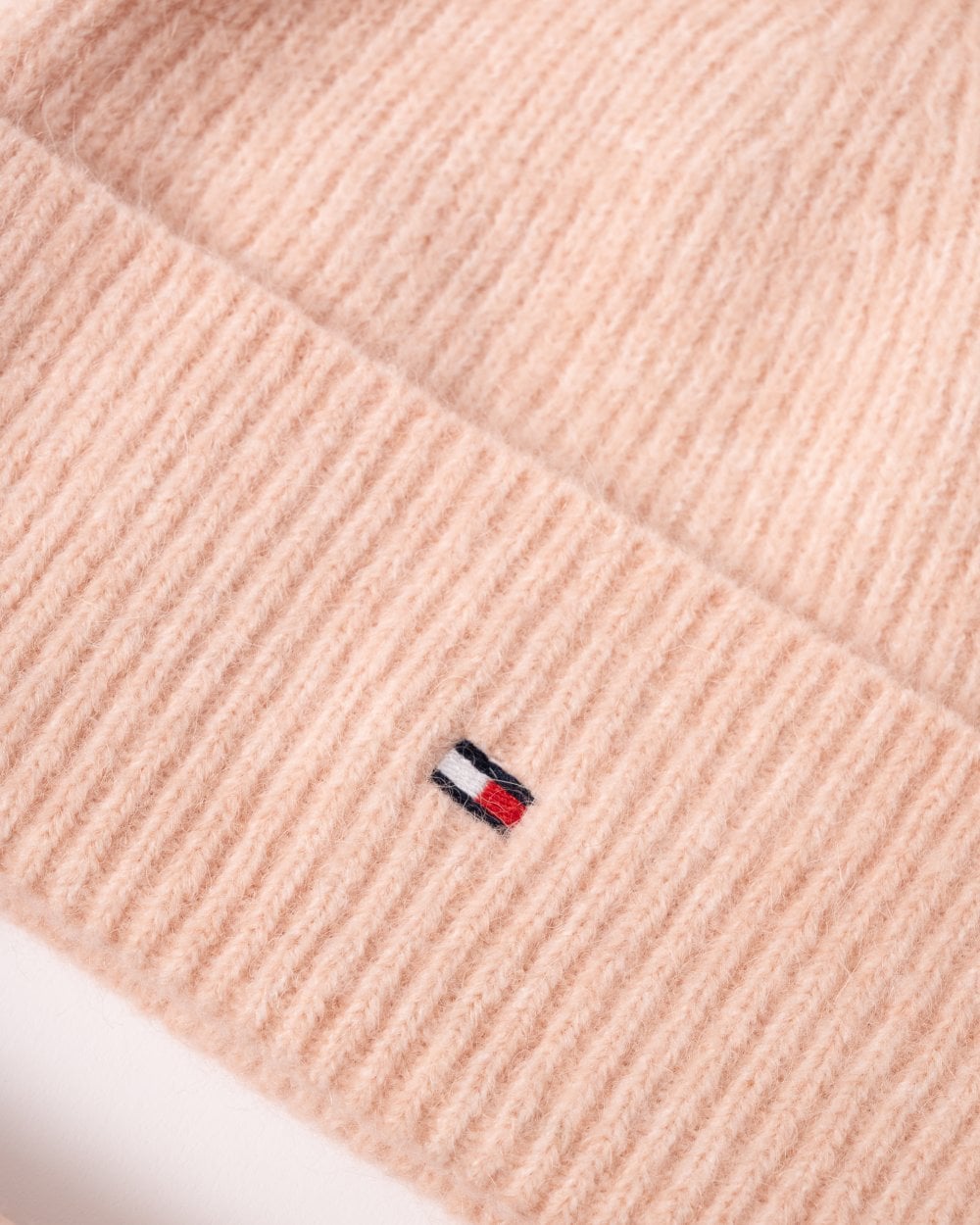 Tommy Hilfiger Essential Flag Fuzzy Womens Beanie & Scarf Gift Set - Pink Bloom