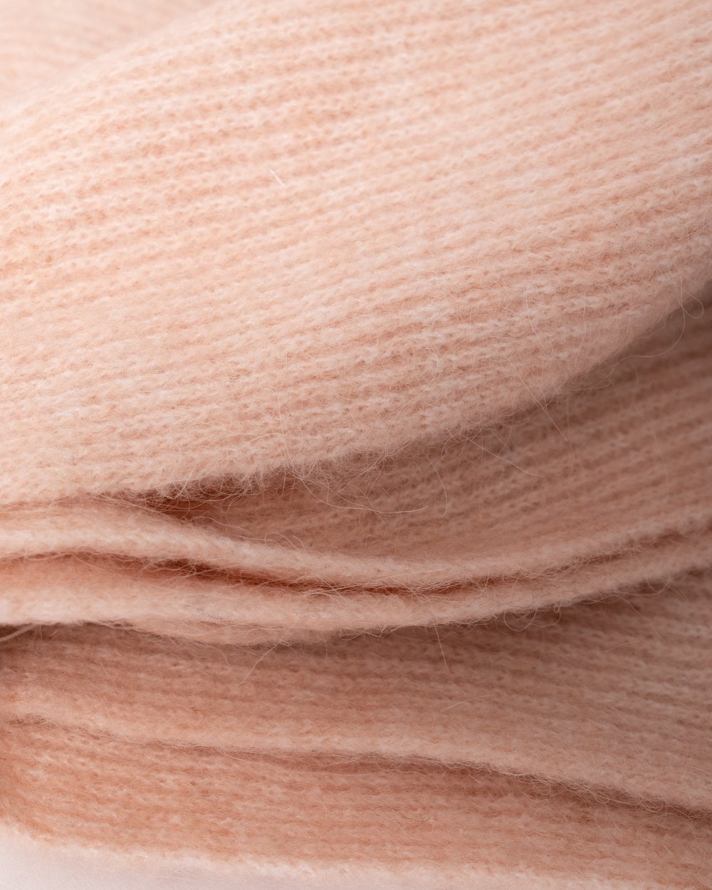 Tommy Hilfiger Essential Flag Fuzzy Womens Beanie & Scarf Gift Set - Pink Bloom