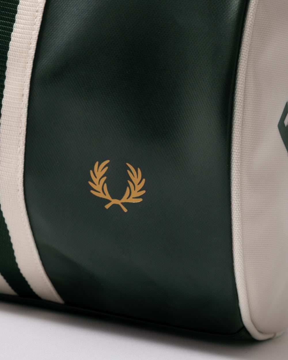 Fred Perry Recycled Polyester Classic Barrel Bag - Night Green/Ecru T11