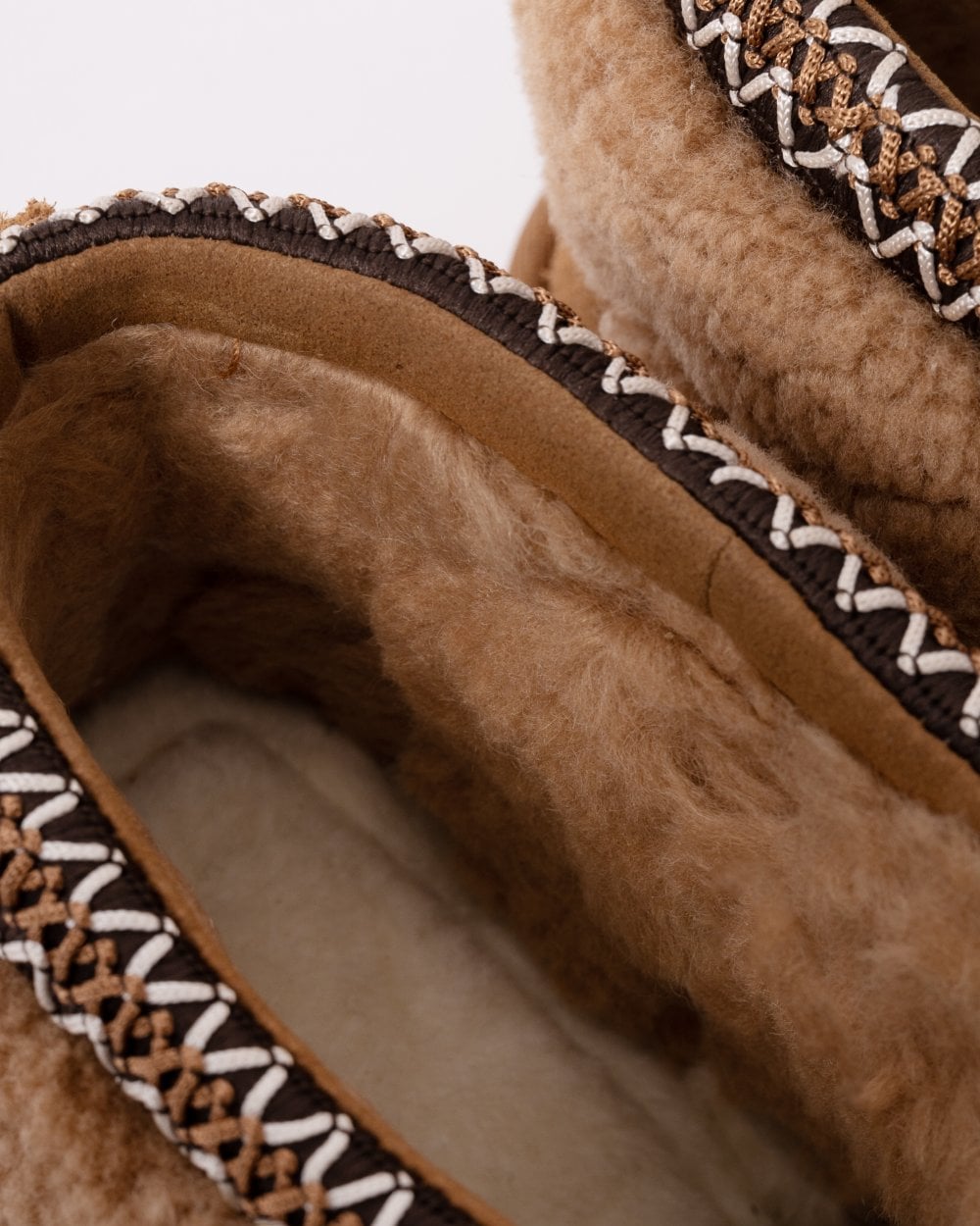 UGG Womens Classic Ultra Mini Maxi Curly Boots - Chestnut