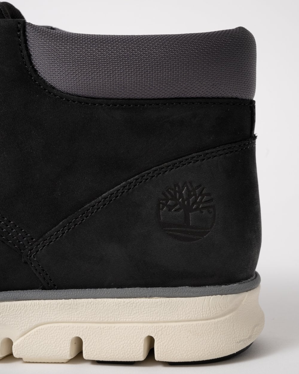 Timberland Bradstreet Leather Mens Chukka Boot - Black