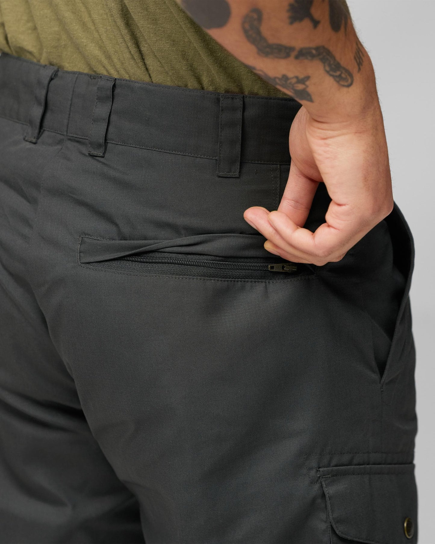 Fjallraven Ruaha Mens Shorts - Dark Grey 030