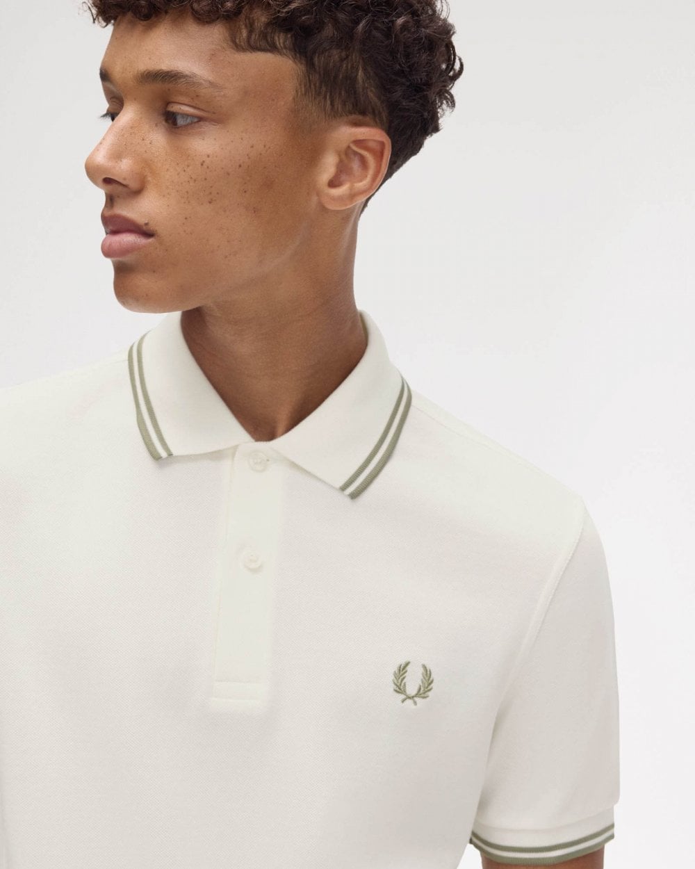 Fred Perry Mens Twin Tipped Signature Polo Shirt Pre A/W 25 - Light Ecru/Olive Mint  Y54