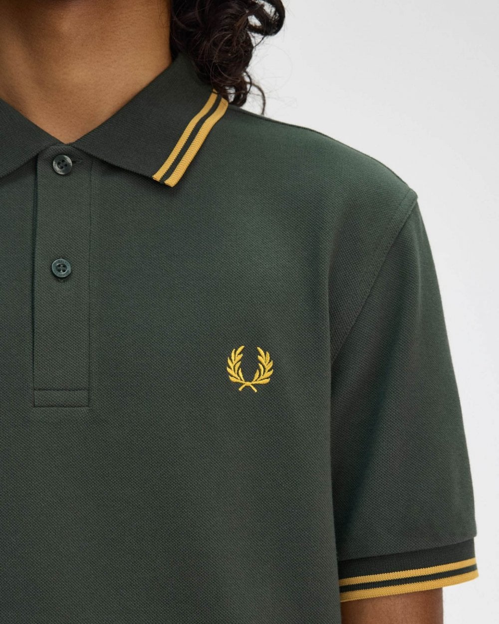 Fred Perry Mens Twin Tipped Signature Polo Shirt Pre A/W 25 - Court Green/Honeycomb Y22