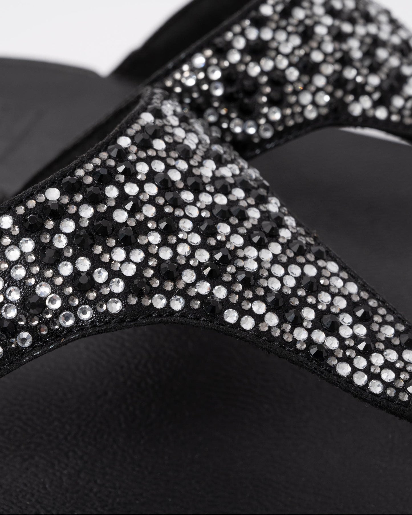 FitFlop Womens Lulu Crystal-Mix Toe-Post Sandals - All Black 090