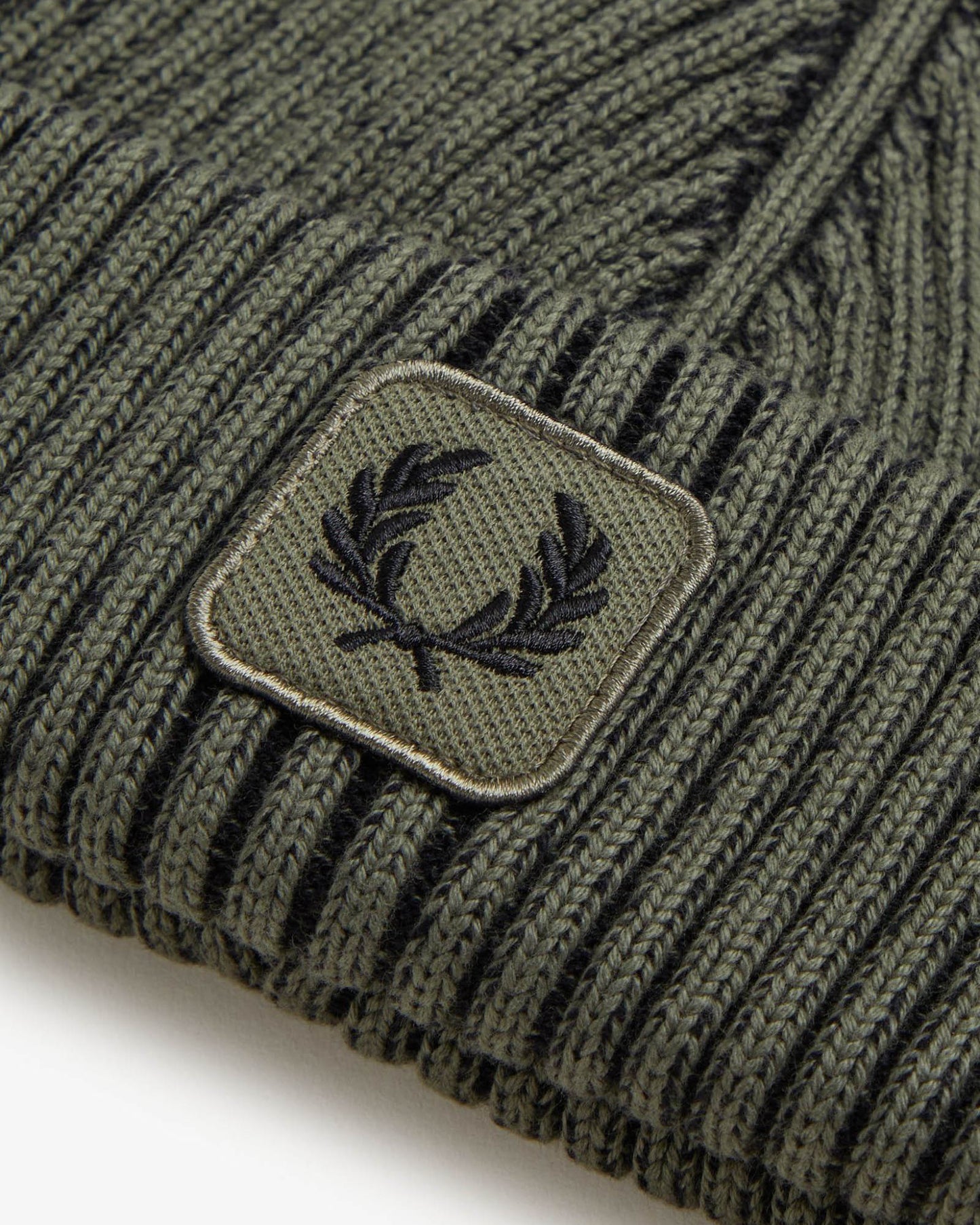 Fred Perry Mens Cotton Ribbed Beanie - Laurel Wreath Green/Black Z50