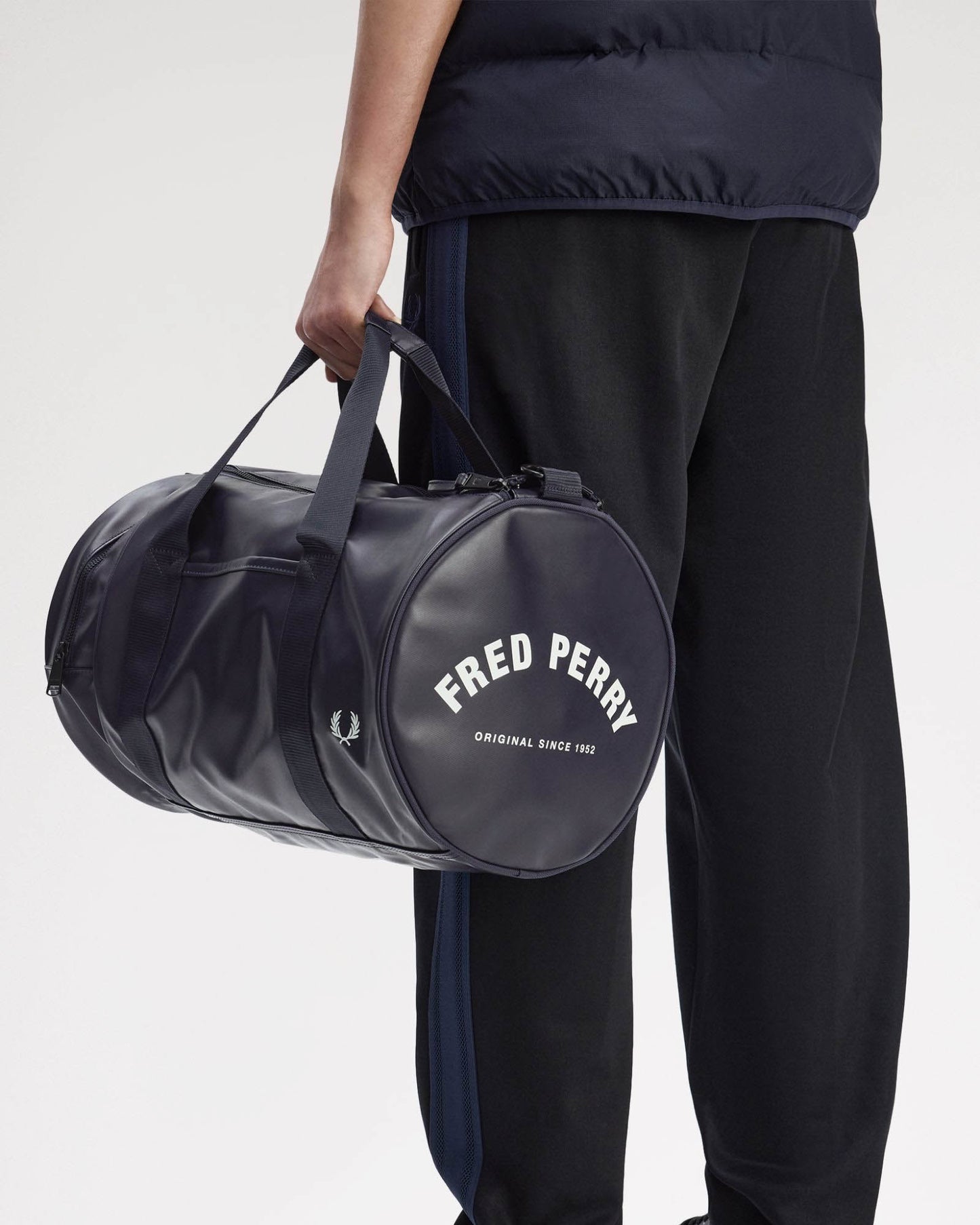 Fred Perry Tonal Barrel Bag - Navy 608