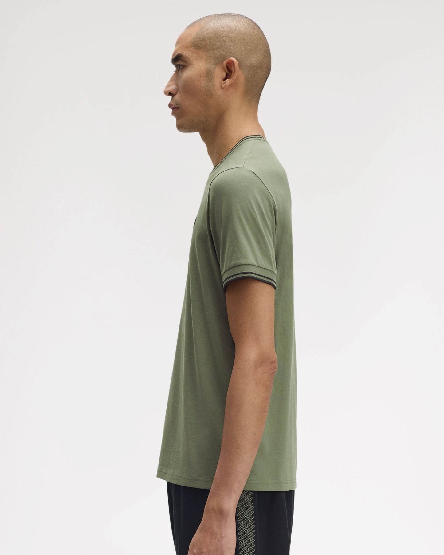 Fred Perry Mens Twin Tipped T-Shirt - Laurel Wreath Green/Black/Black Z50