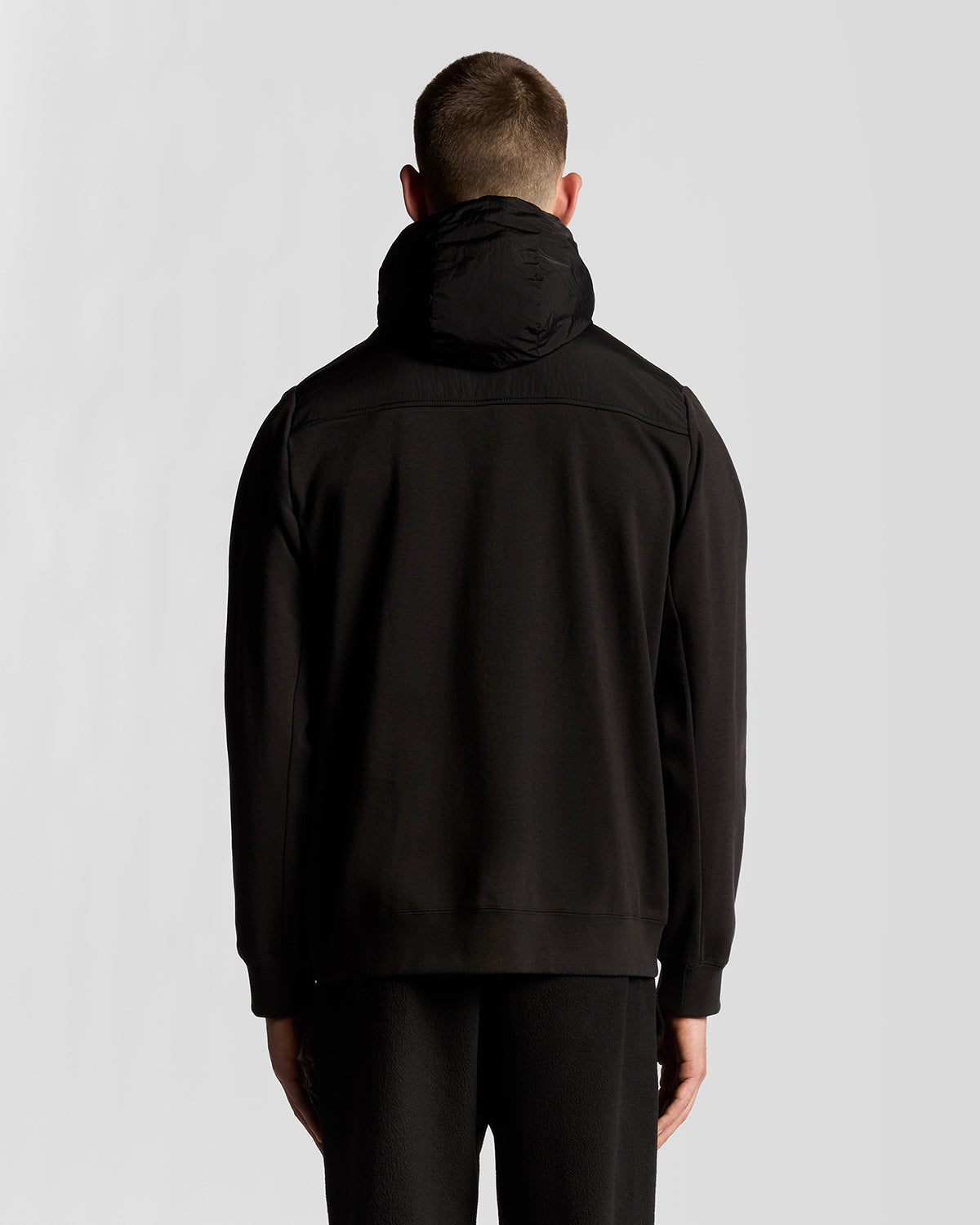 Lyle & Scott Panelled Hybrid Jacket - X002 Black Ice