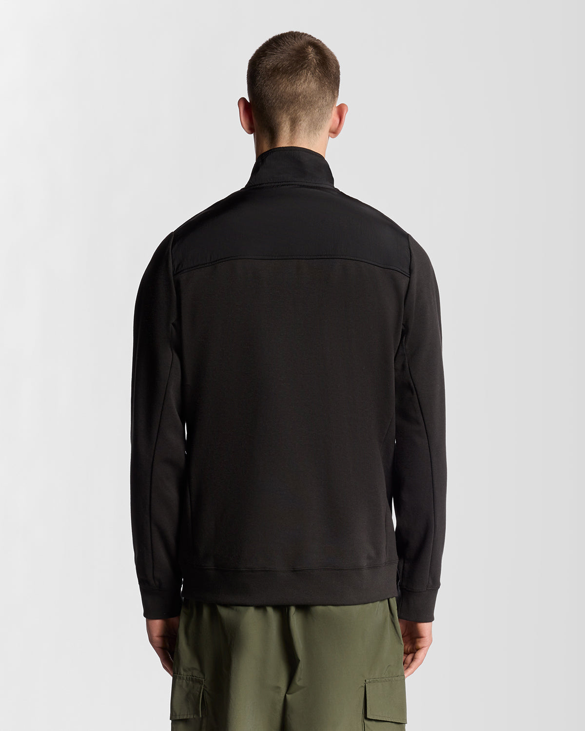 Lyle & Scott Panelled Hybrid Quarter Zip - X002 Black Ice