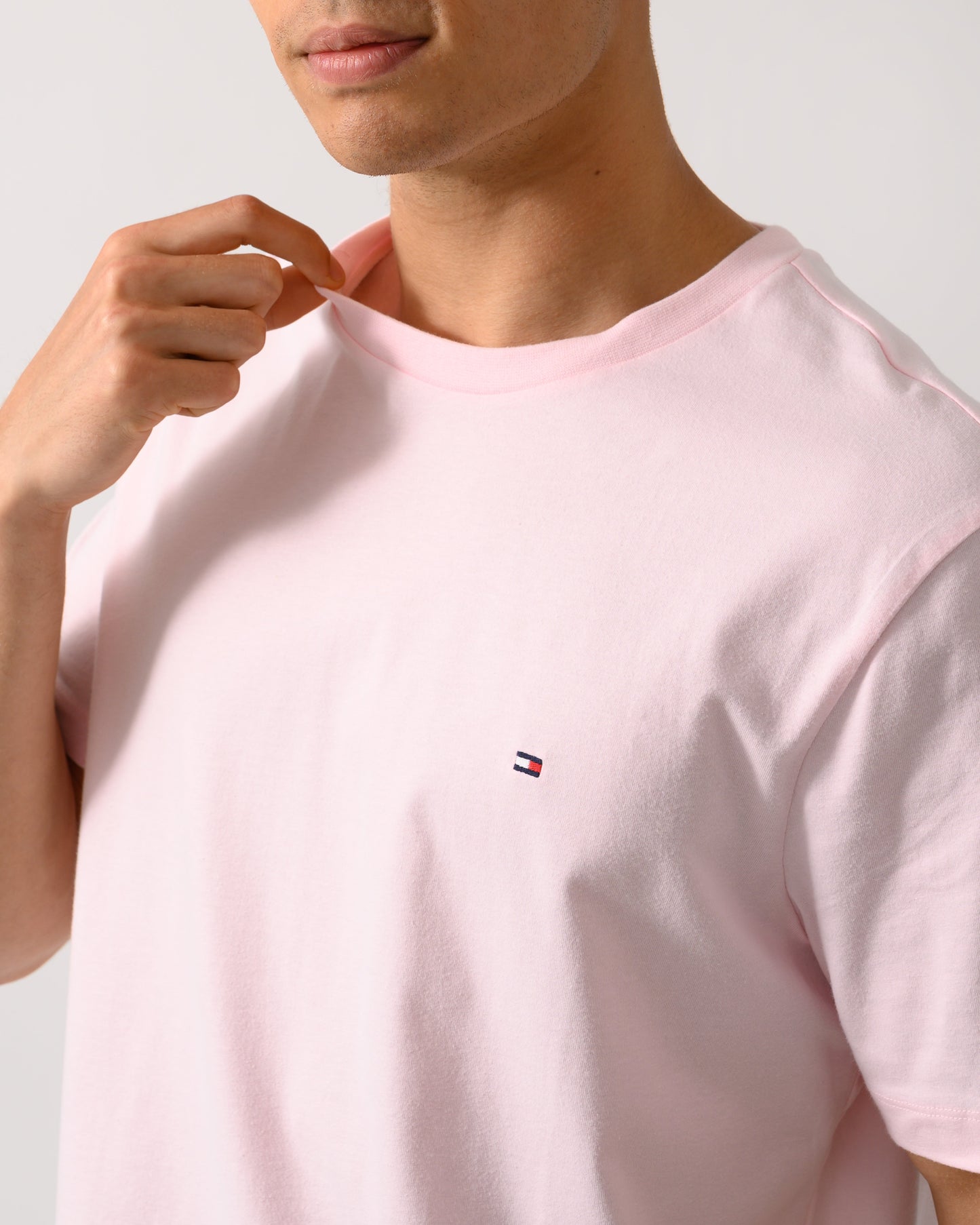 Tommy Hilfiger Essential Seasonal Regular Fit Solid Mens T-Shirt - Pink Lily
