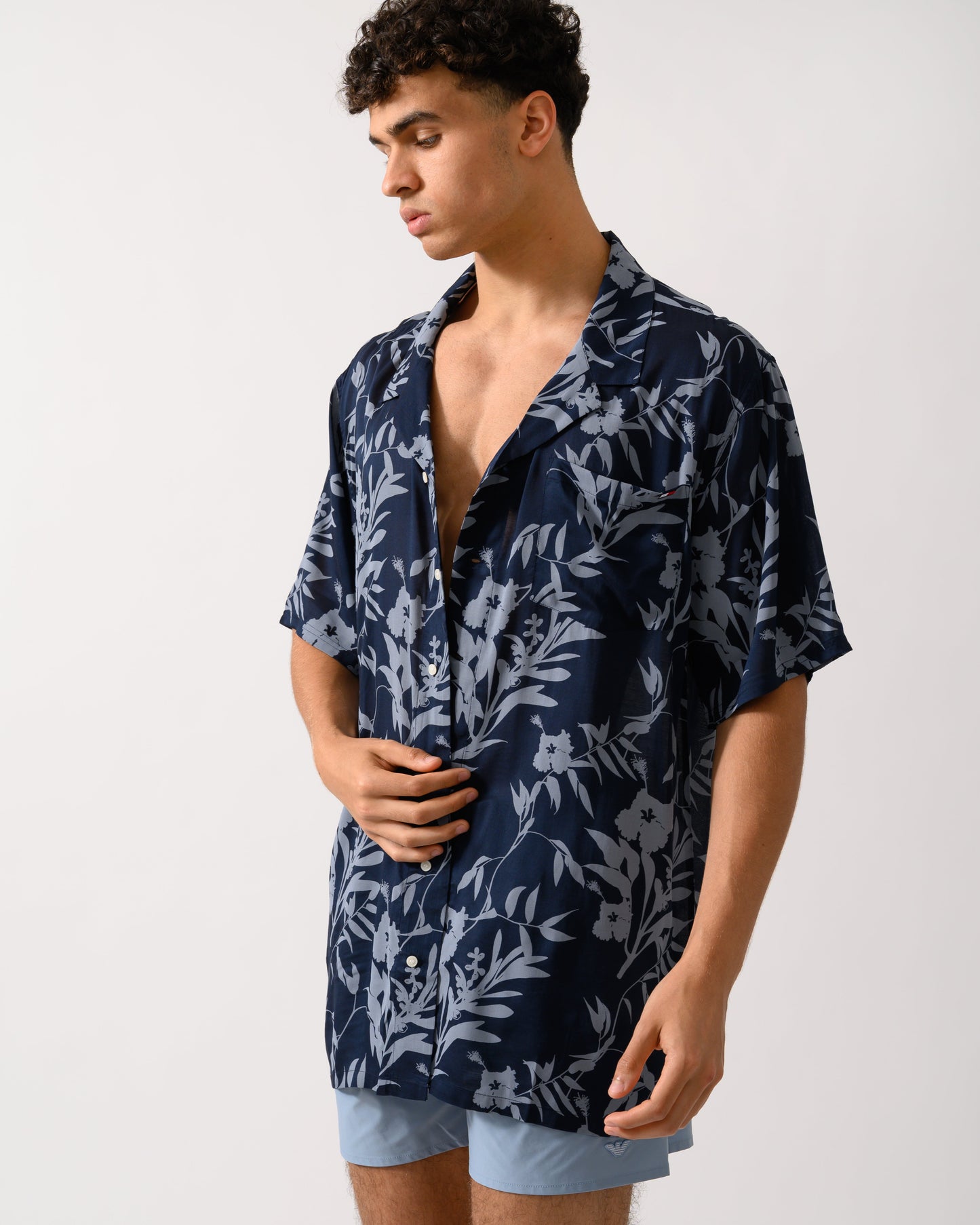 Tommy Hilfiger Mens Bowling Shirt - Floral Tropic Aop Desert Sky