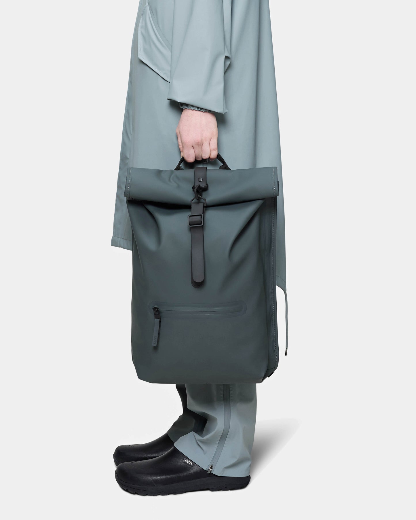 Rains Unisex Rolltop Rucksack - Dark Grey 153