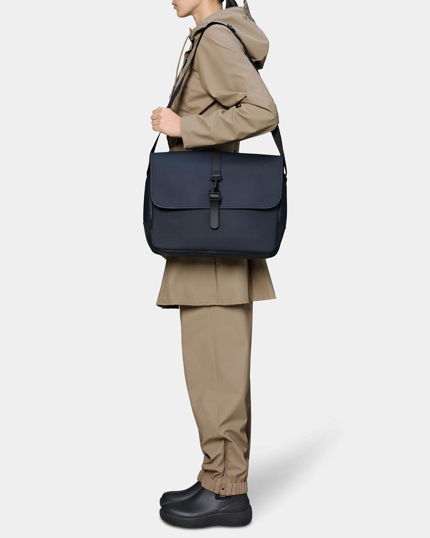 Rains Messenger Bag - 47 Navy