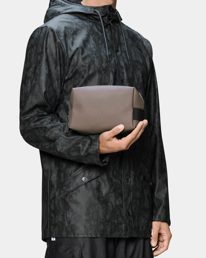 Rains Wash Bag Small - 173 Cinder. Model