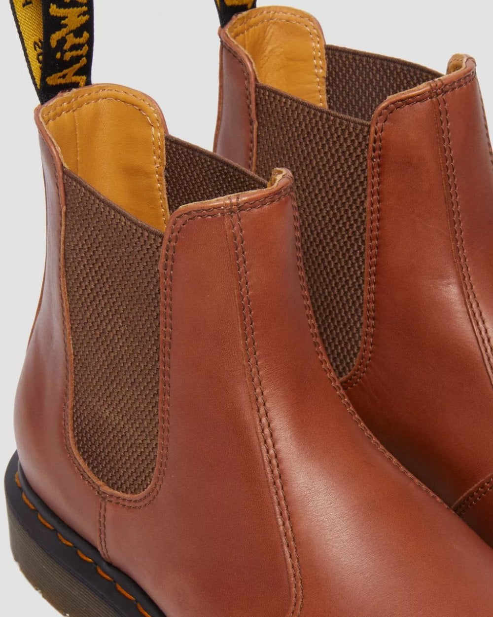 Dr Martens 2976 Carrara Mens Chelsea Boots - Saddle Tan