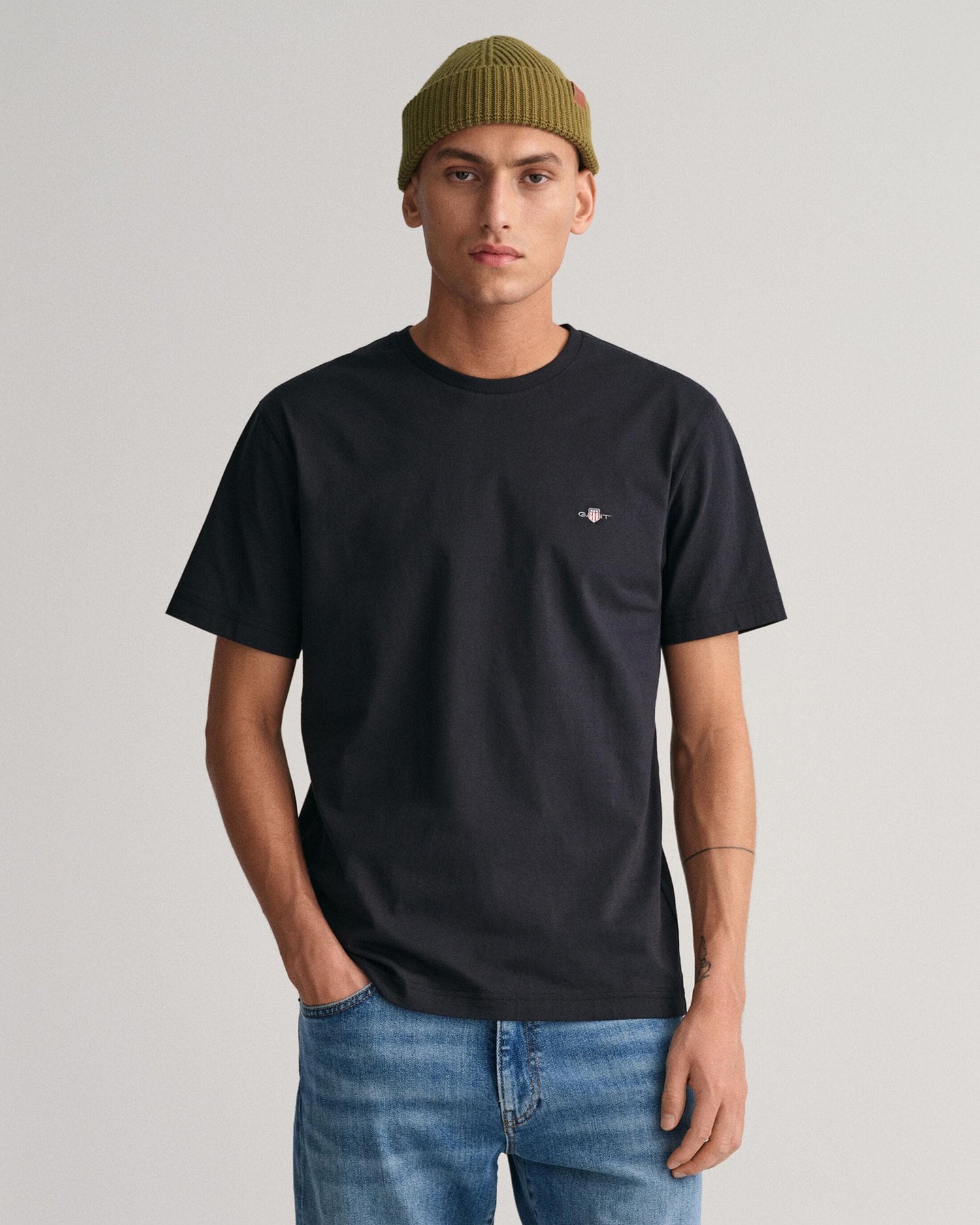 GANT Mens Regular Fit Short Sleeve Shield Logo T-Shirt NOS - 5 Black - CHO - Designer Mens Logo T-Shirts