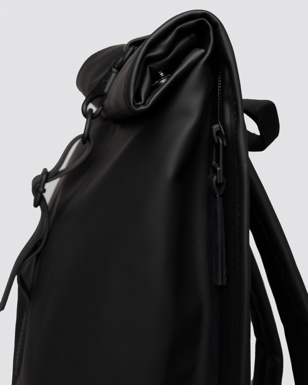 Rains Rolltop Rucksack - 01 Black