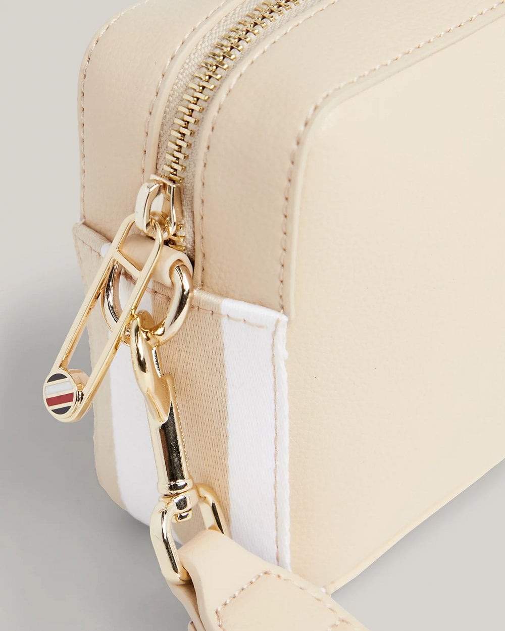 Tommy Hilfiger TH Essential Womens Camera Bag