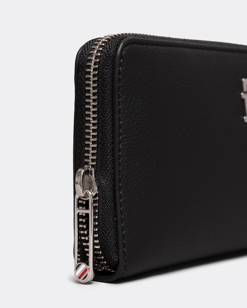 Tommy Hilfiger TH Essential Womens Large Zip Wallet