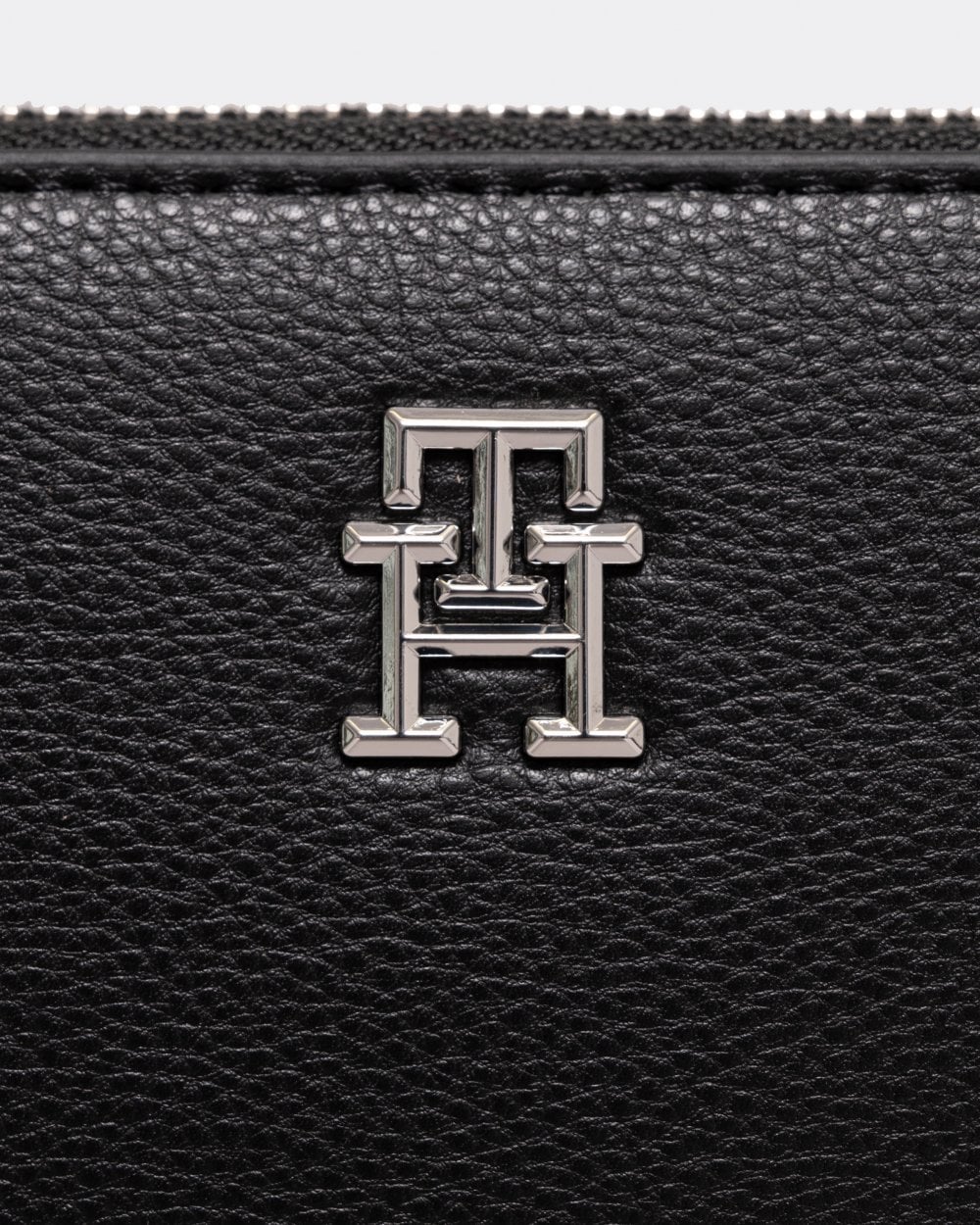Tommy Hilfiger TH Essential Womens Large Zip Wallet