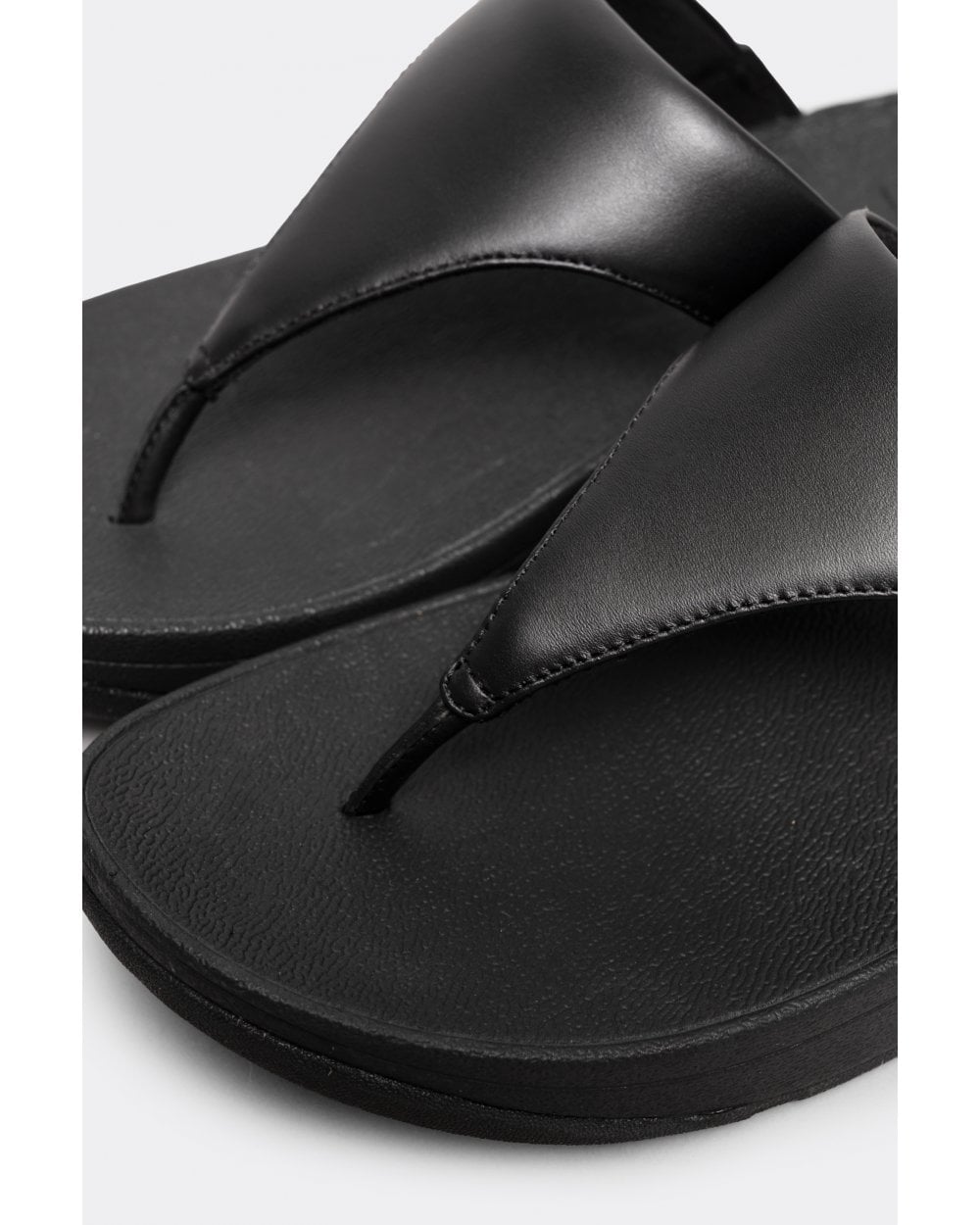 Fitflop Lulu Leather Toepost Womens Flip-Flop - Black 001