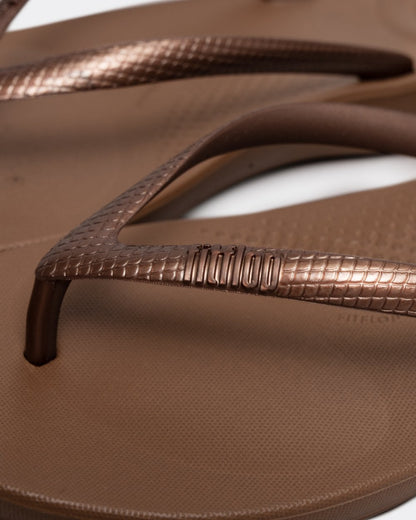 Fitflop Iqushion Womens Ergonomic Flip-Flops - Bronze 012 - CHO - Designer Womens Sandals