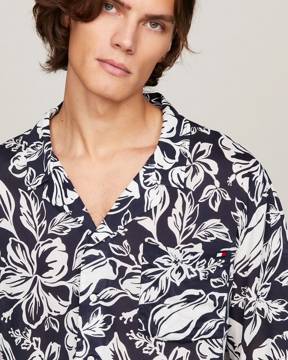 Tommy Hilfiger Mens Bowling Shirt - Vintage Tropical Print Desert Sky