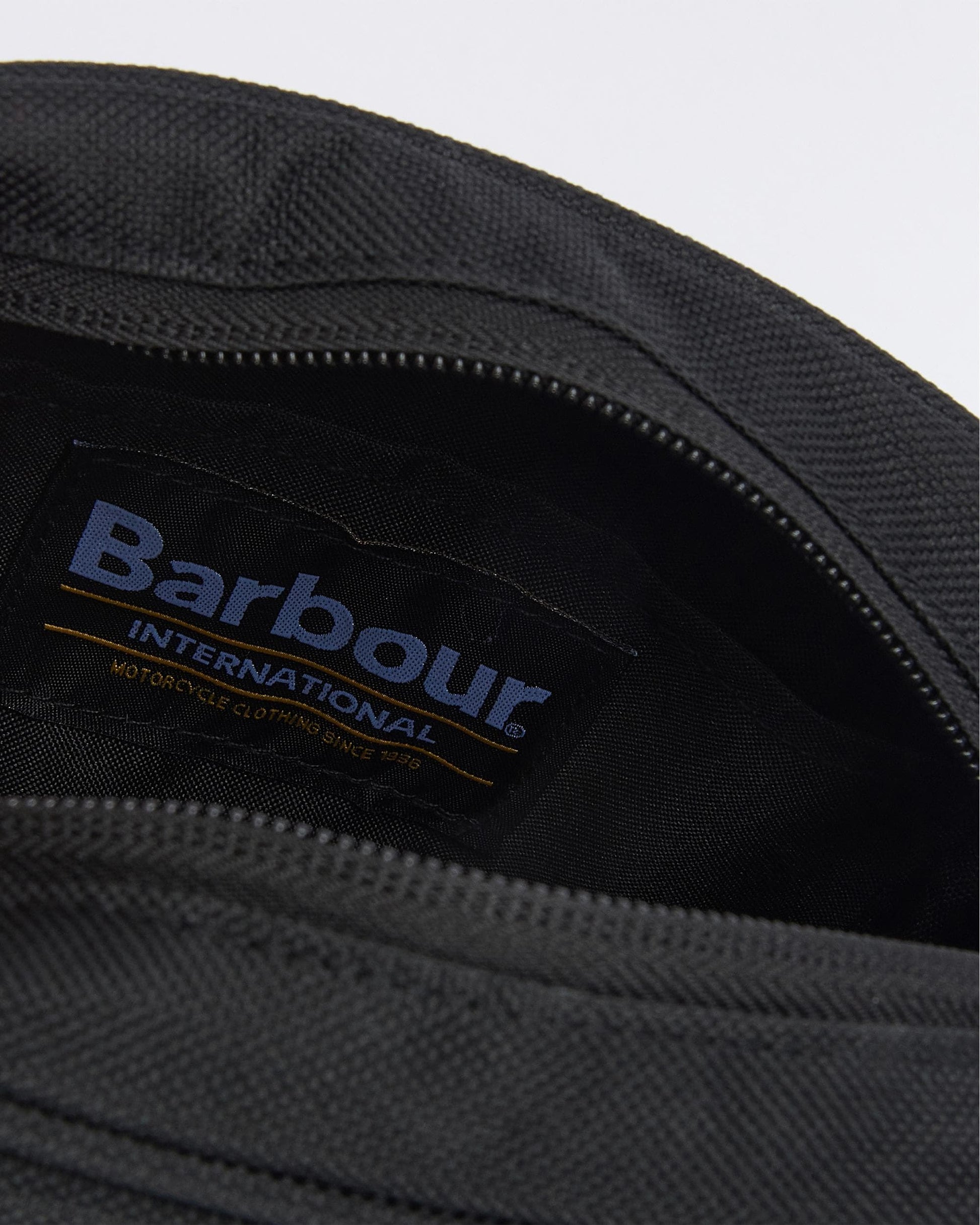 Barbour International Knockhill Unisex Essential Crossbody Bag