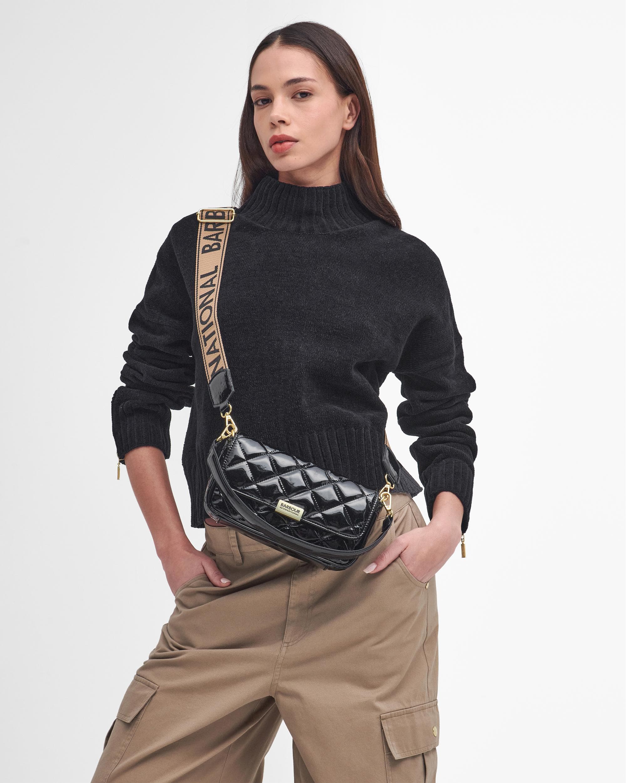 Barbour International Soho キルト クロスボディバッグ Barbour International Soho キルト クロスボディバッグ