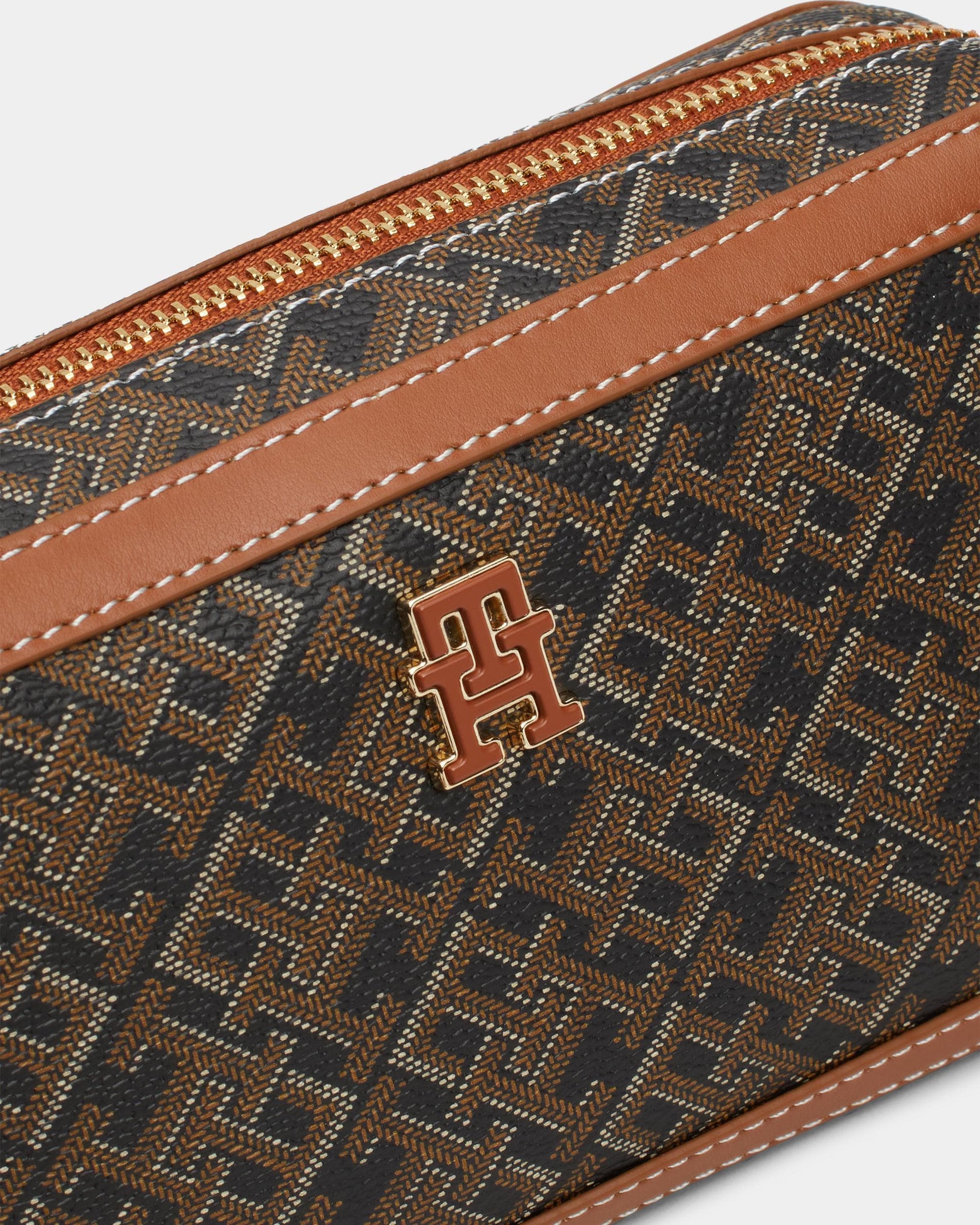 Tommy Hilfiger TH Monoplay Womens Leather Camera Bag