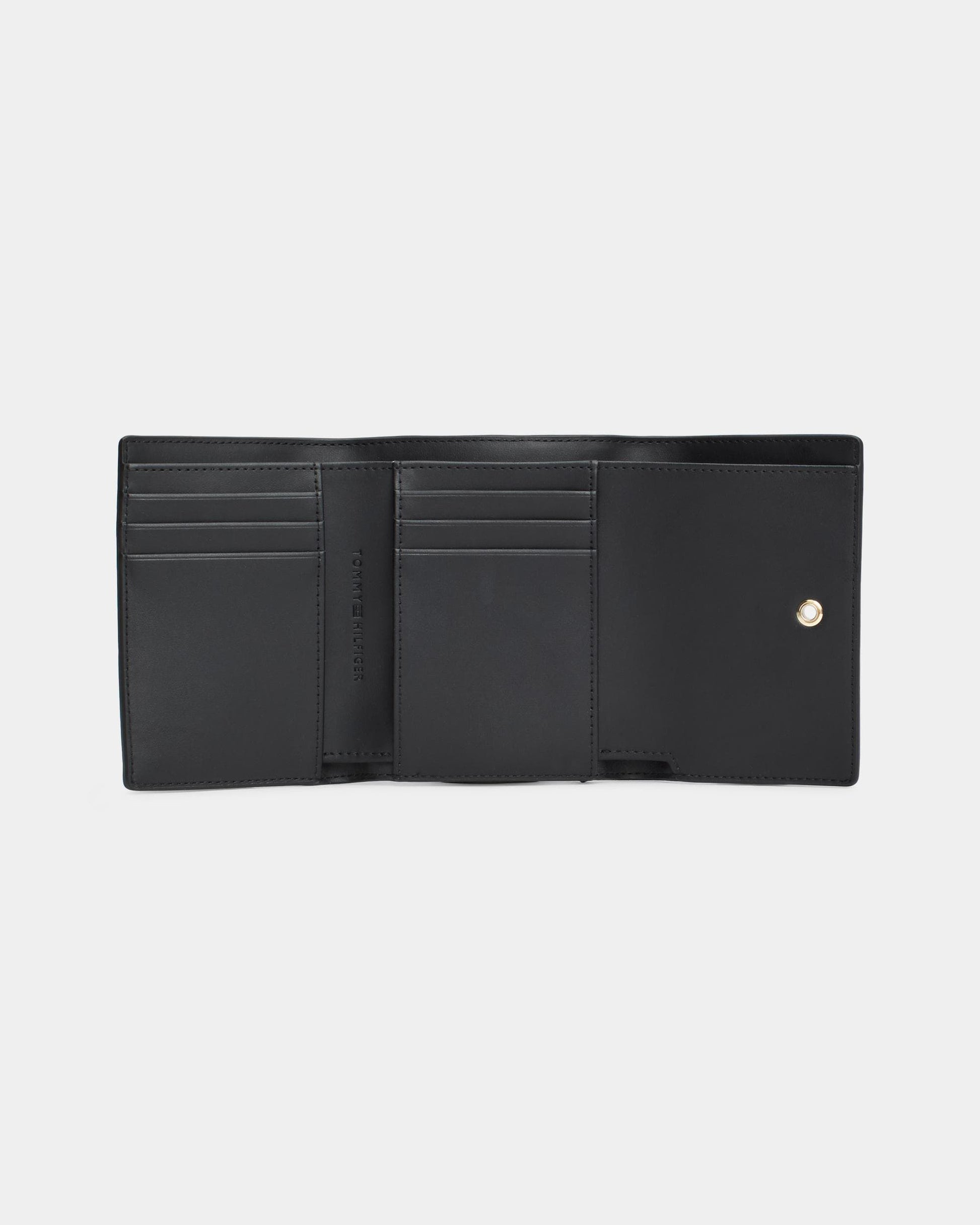 Tommy Hilfiger TH Heritage Womens Medium Flap Latch Purse