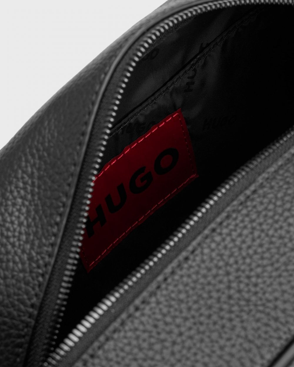 HUGO Nesh Mens Grained Washbag with Stacked Logo 