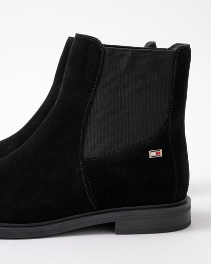 Tommy Hilfiger Flag Low-Heel Suede Womens Chelsea Boots - Black
